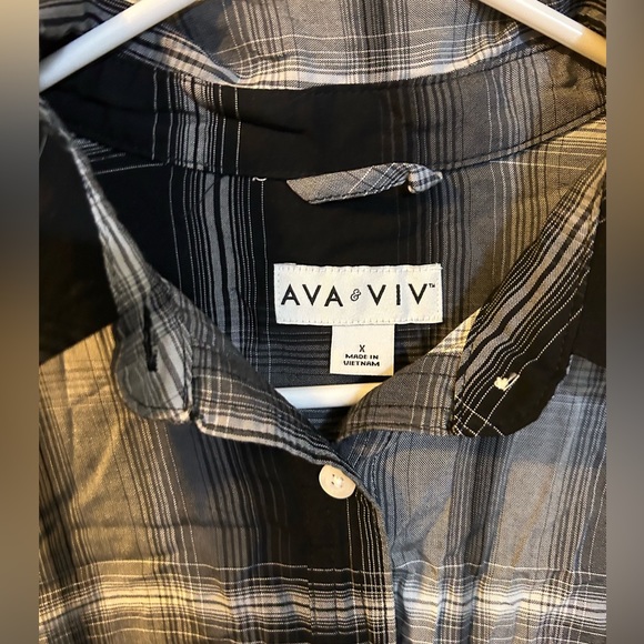 Ava & Viv - Black and Grey Plaid Rayon Button-Down Long Sleeve Top - X - Picture 2 of 2